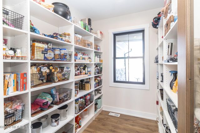 3302 Chapel Creek Drive, Perrysburg, OH 43551