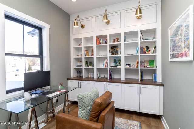 3302 Chapel Creek Drive, Perrysburg, OH 43551