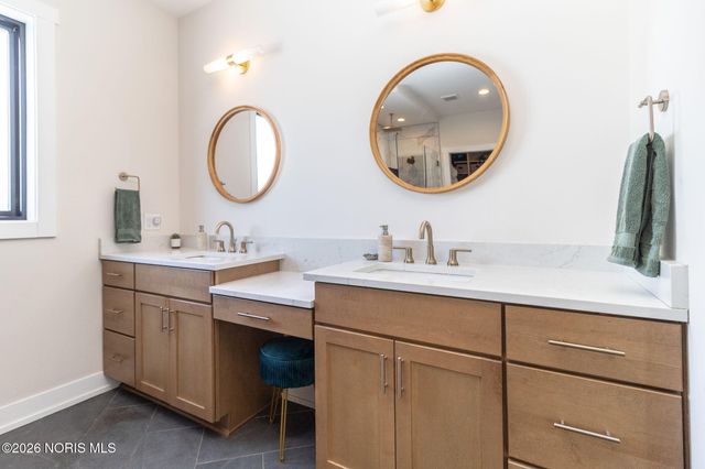 3302 Chapel Creek Drive, Perrysburg, OH 43551