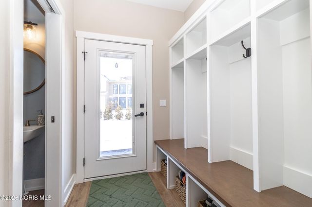 3302 Chapel Creek Drive, Perrysburg, OH 43551