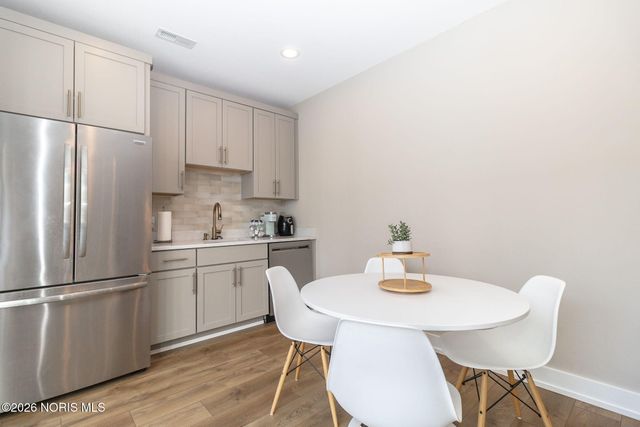 3302 Chapel Creek Drive, Perrysburg, OH 43551