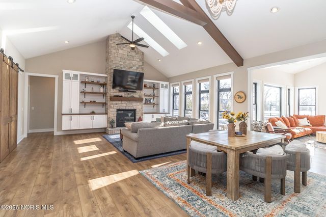 3302 Chapel Creek Drive, Perrysburg, OH 43551