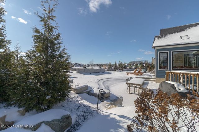 3302 Chapel Creek Drive, Perrysburg, OH 43551