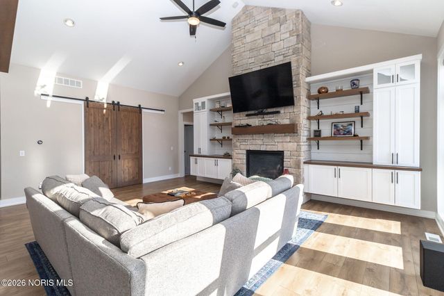 3302 Chapel Creek Drive, Perrysburg, OH 43551