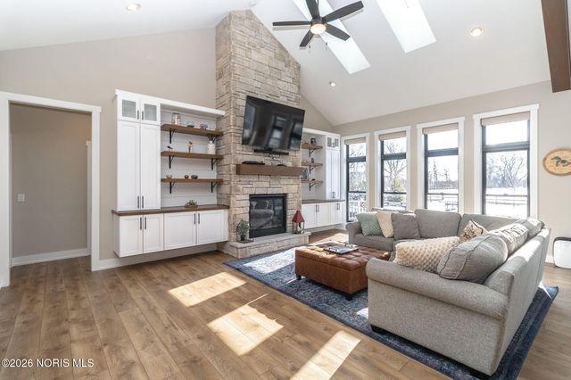 3302 Chapel Creek Drive, Perrysburg, OH 43551