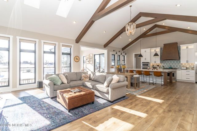 3302 Chapel Creek Drive, Perrysburg, OH 43551