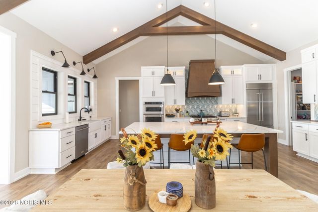 3302 Chapel Creek Drive, Perrysburg, OH 43551