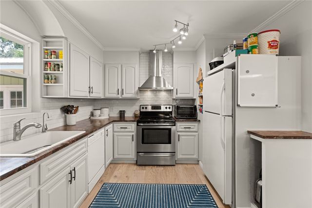 105 Ledbetter Ave, St Simons Island, GA 31522