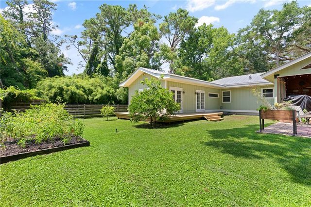 105 Ledbetter Ave, St Simons Island, GA 31522