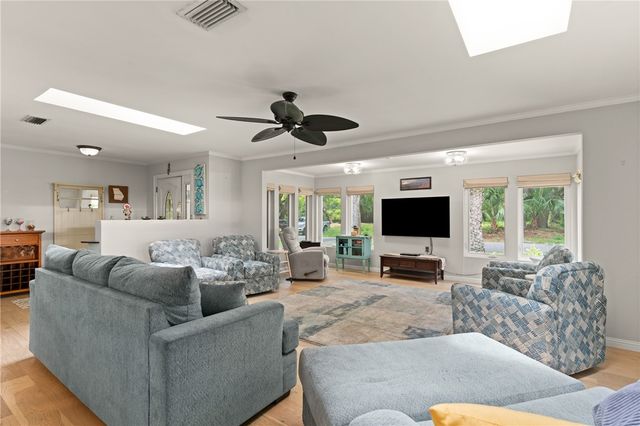 105 Ledbetter Ave, St Simons Island, GA 31522