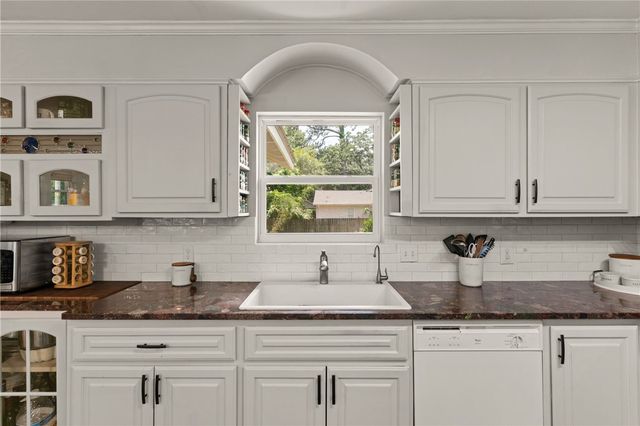 105 Ledbetter Ave, St Simons Island, GA 31522