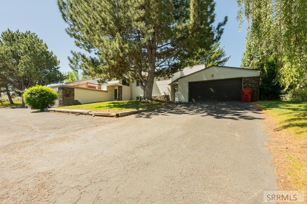 Image 1 of property listing at 12000 S Sunrise Circle, Idaho Falls, ID 83404