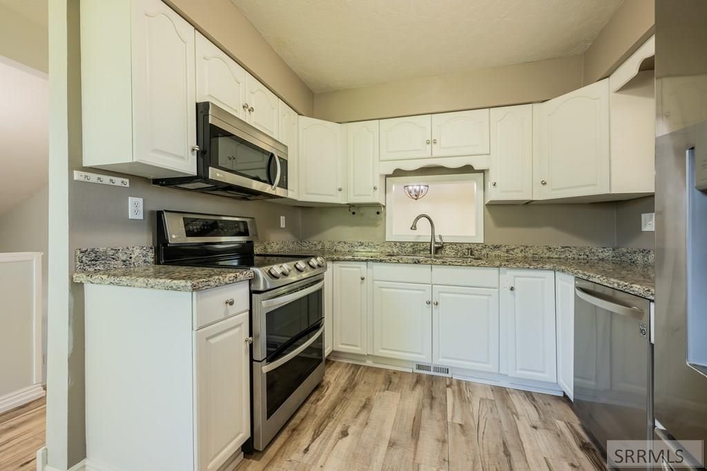 Image 2 of property listing at 12000 S Sunrise Circle, Idaho Falls, ID 83404