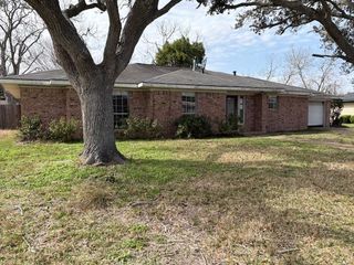 3416 Walnut Drive, Bay City, TX 77414
