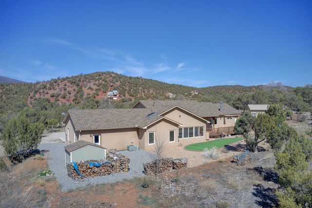 12 Calle Conejo Road, Tijeras, NM 87059