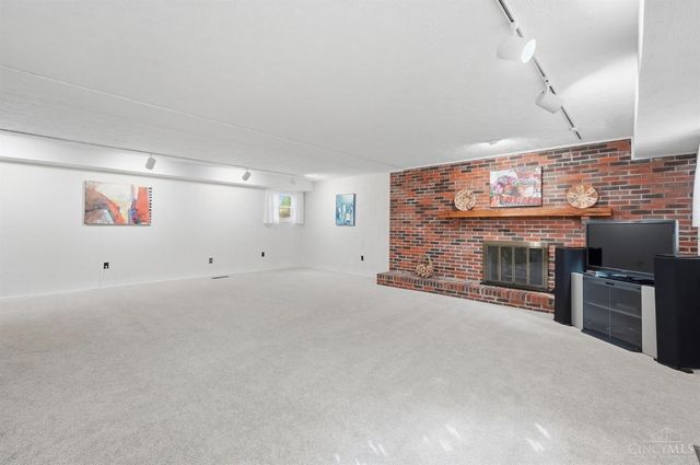 9678 Iris Drive, West Chester, OH 45241