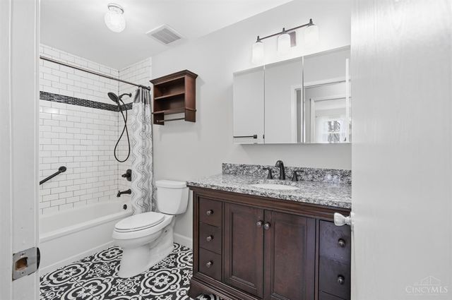 9678 Iris Drive, West Chester, OH 45241