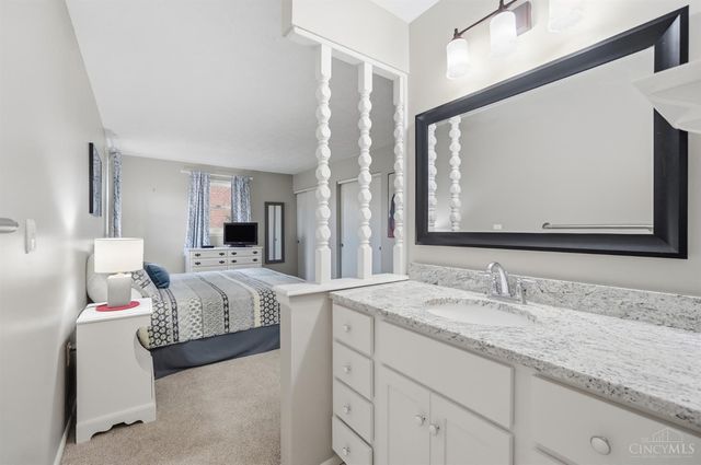 9678 Iris Drive, West Chester, OH 45241