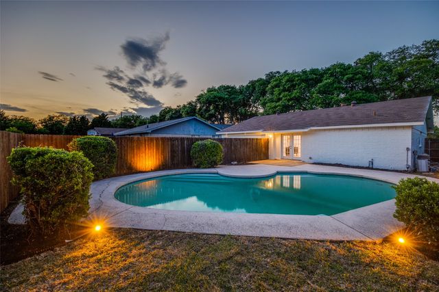 2822 Teakwood Drive, Garland, TX 75044