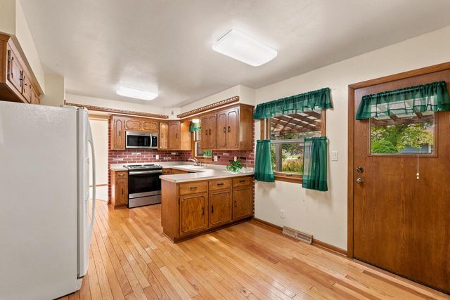 5503 W Silverleaf LANE, Brown Deer, WI 53223