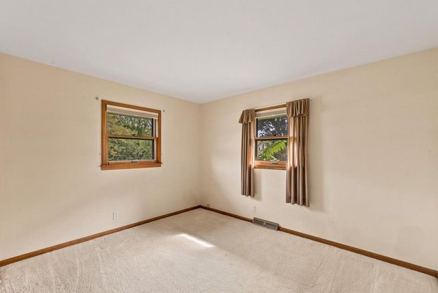 5503 W Silverleaf LANE, Brown Deer, WI 53223