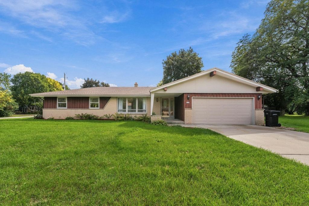 5503 W Silverleaf LANE, Brown Deer, WI 53223
