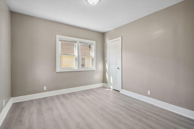 650 Holly Avenue, Saint Paul, MN 55104