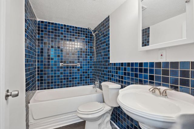 650 Holly Avenue, Saint Paul, MN 55104