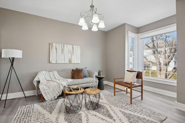 650 Holly Avenue, Saint Paul, MN 55104