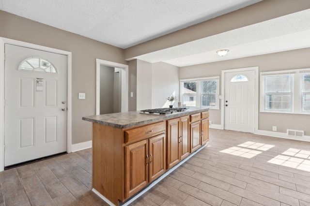 650 Holly Avenue, Saint Paul, MN 55104
