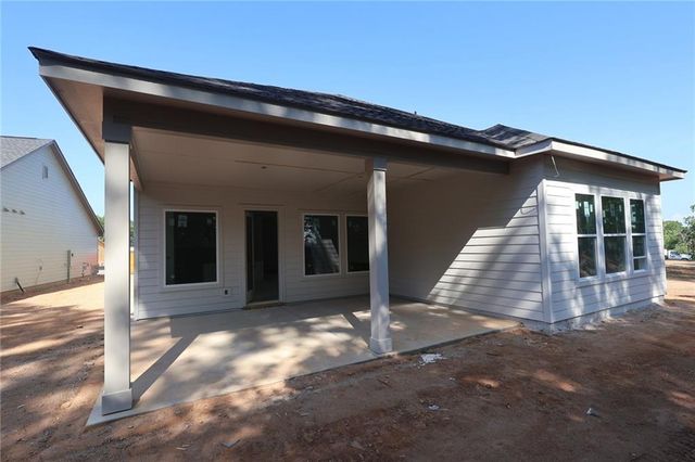 1414 Autumn Lake Drive, Gainesville, GA 30504