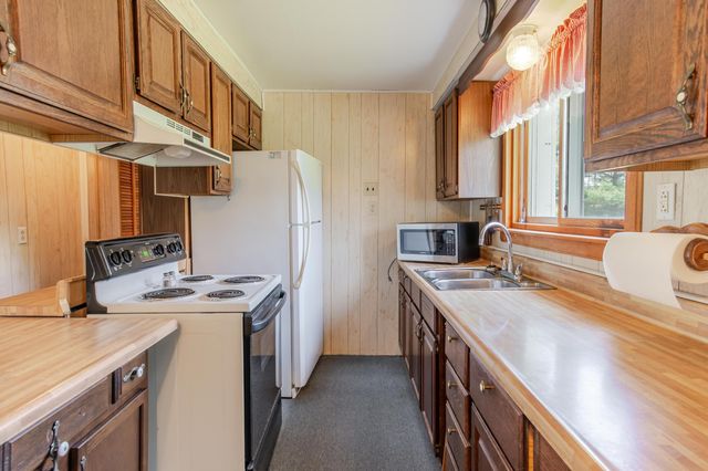 7446 Cement City Road, Brooklyn, MI 49230