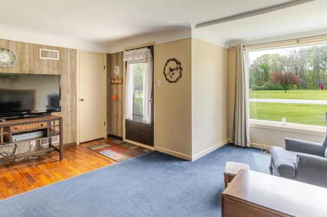 7446 Cement City Road, Brooklyn, MI 49230