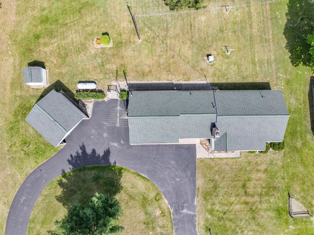 7446 Cement City Road, Brooklyn, MI 49230