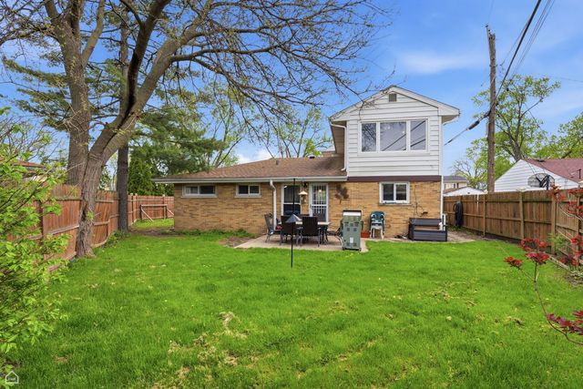7301 Davis Street, Morton Grove, IL 60053
