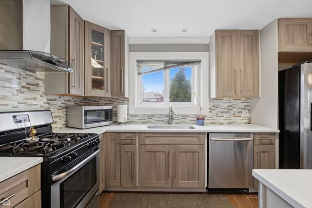 7301 Davis Street, Morton Grove, IL 60053