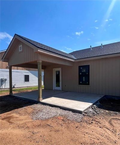 429 Rockers Drive, Baldwin City, KS 66006