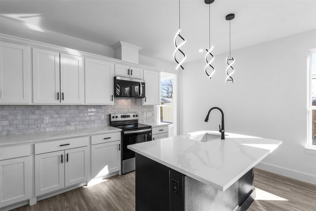 2621 College Street, Greenville, TX 75401