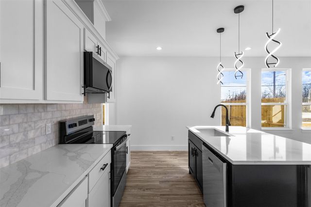 2621 College Street, Greenville, TX 75401