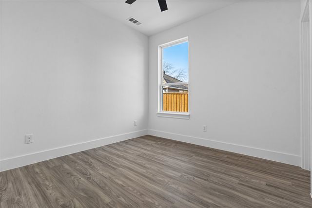 2621 College Street, Greenville, TX 75401