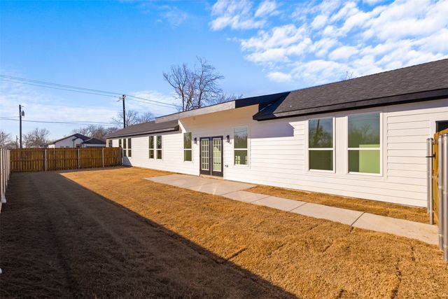 2621 College Street, Greenville, TX 75401