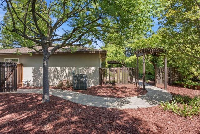 20580 Canyon View Drive, Saratoga, CA 95070