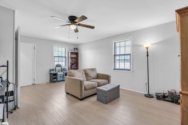 101 Colonial Lane, Simpsonville, SC 29681