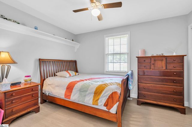 101 Colonial Lane, Simpsonville, SC 29681