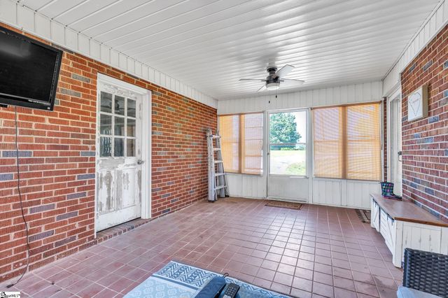 101 Colonial Lane, Simpsonville, SC 29681