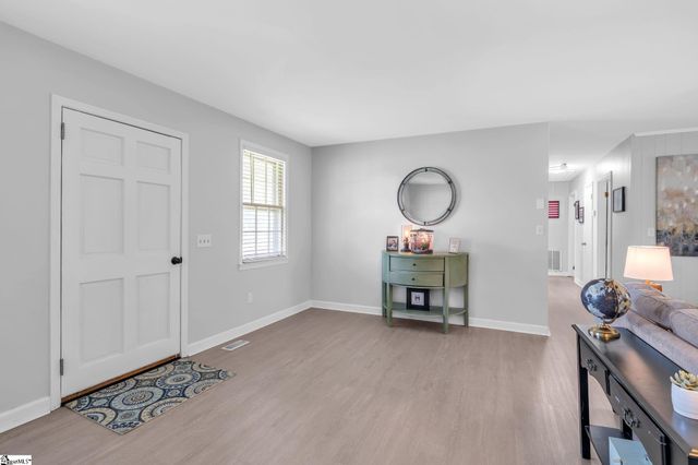 101 Colonial Lane, Simpsonville, SC 29681