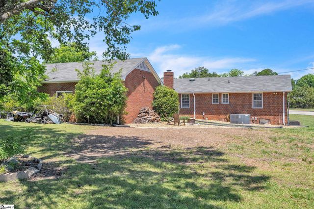 101 Colonial Lane, Simpsonville, SC 29681