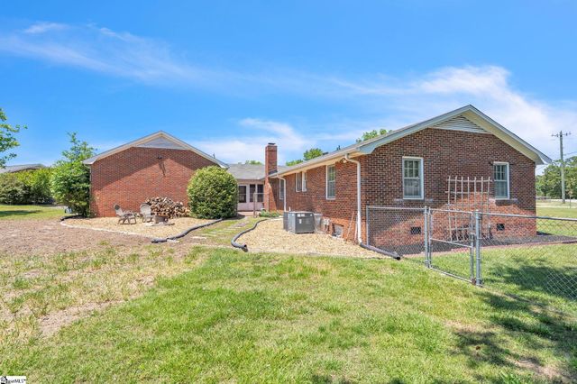 101 Colonial Lane, Simpsonville, SC 29681