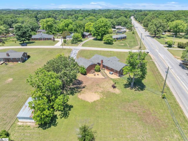 101 Colonial Lane, Simpsonville, SC 29681