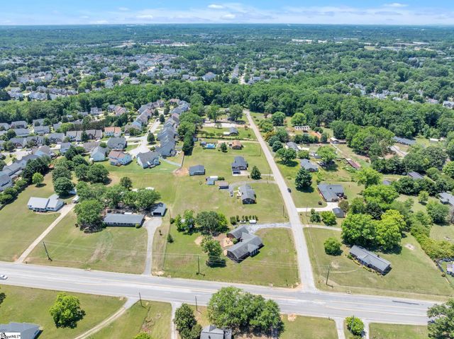101 Colonial Lane, Simpsonville, SC 29681